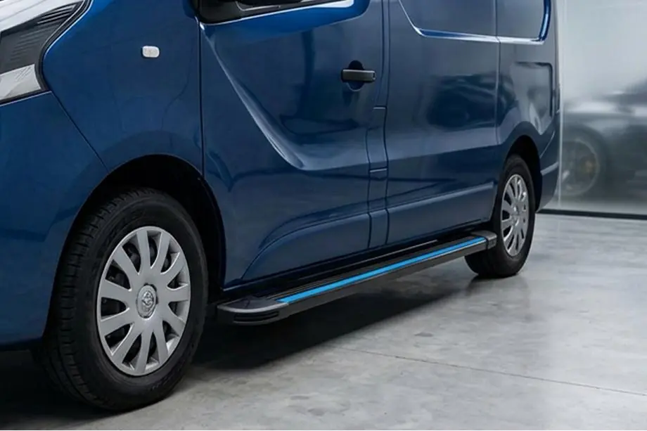 Opel Vivaro 2015-2019 гг. Боковые Подножки Maya Blue (2 шт., Алюминий) Фото 1