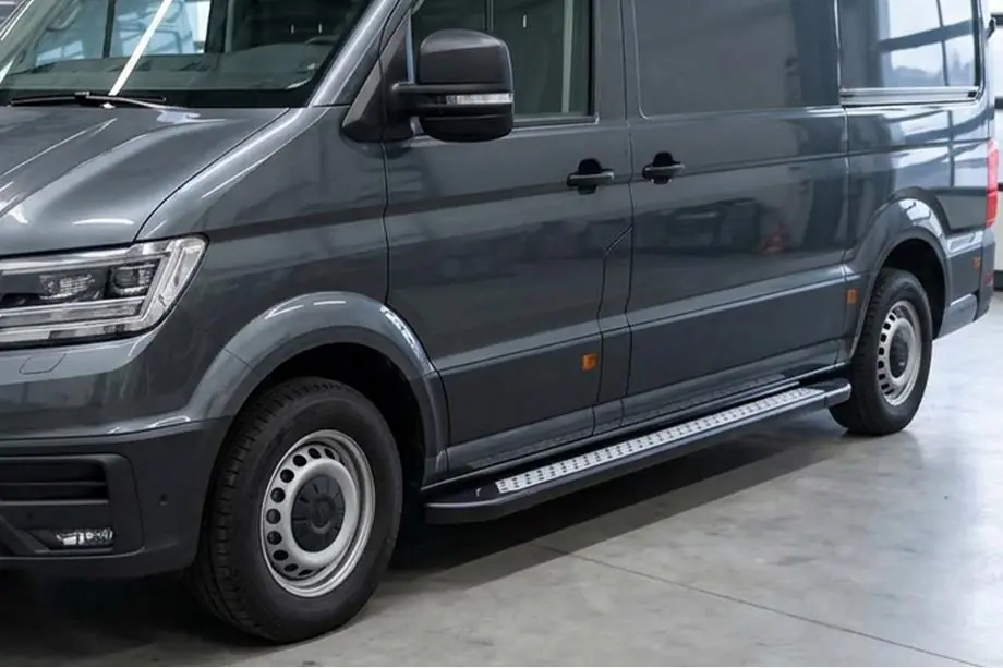 Volkswagen Crafter 2016- гг. Боковые пороги New Vision Black (2 шт., алюминий) Фото 1