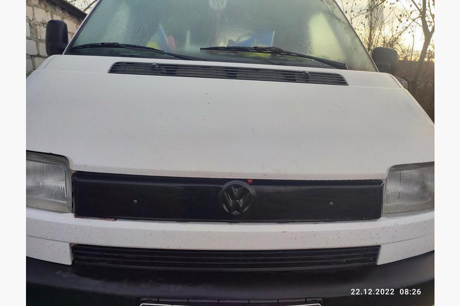 Volkswagen T4 Transporter 1990-2003 гг. Зимняя накладка на решетку радиатора Image