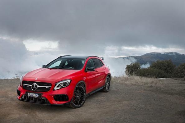 Обзор компактного кроссовера Mercedes-Benz GLA-Class