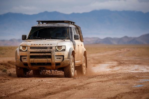 Премиальный пятидверный внедорожник Land Rover Defender 110 фото 6
