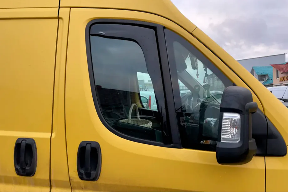 Fiat Ducato 2006-2025 гг. Ветровики вставные (2 шт, HIC) Image
