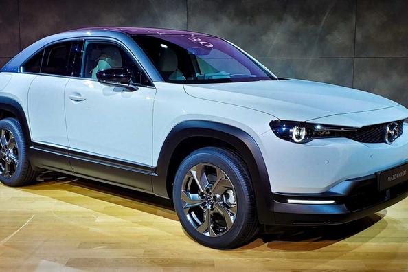 Кроссовер Mazda MX-30: первый серийный электромобиль японской компании