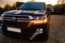 Toyota Land Cruiser 200 2007-2021 гг. Реснички на фары с LED (2016↗) фото 6