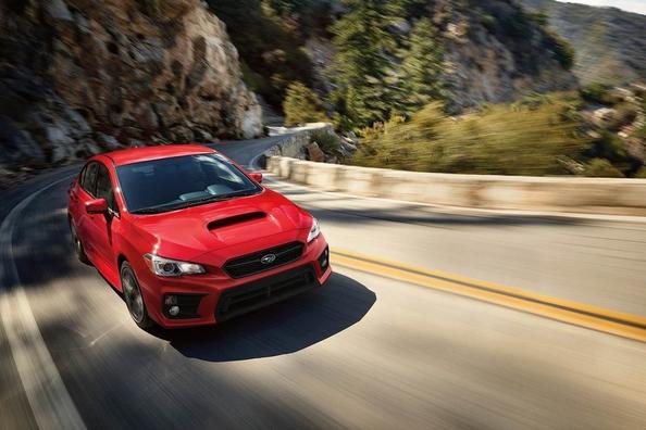 Обновленный спортивный седан Subaru WRX