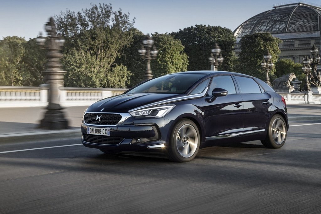 Обновленный пятидверный хэтчбек Citroen DS5