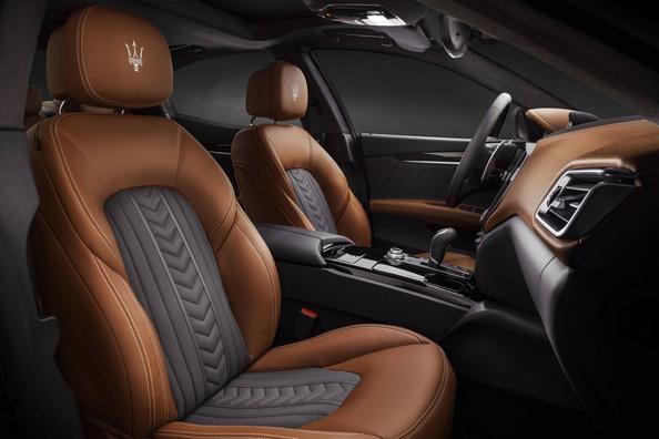 Обзор спортивного седана Maserati Ghibli фото 11