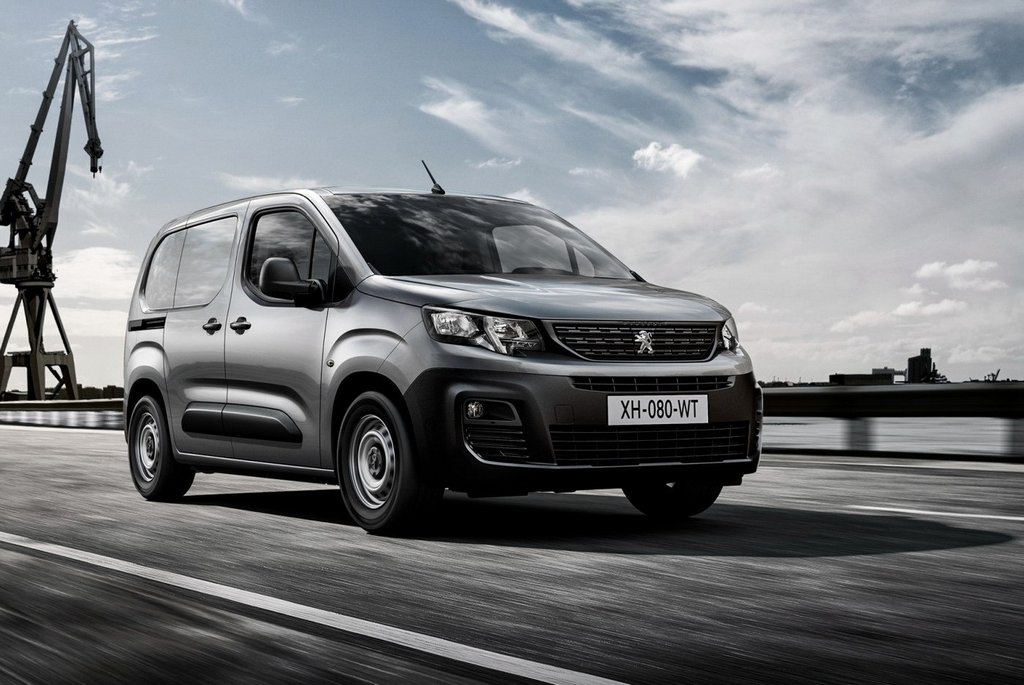 Обзор компактного фургона Peugeot Partner