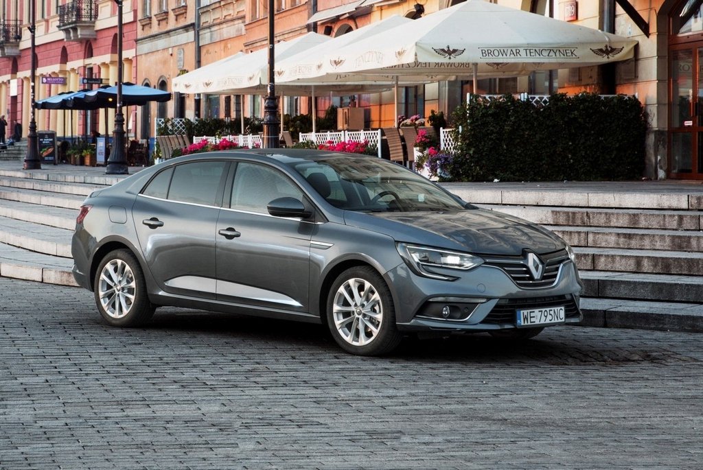 Обзор седана Renault Megane четвертого воплощения