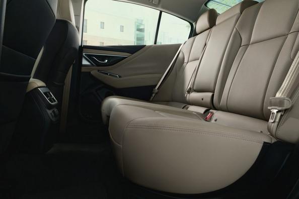 Обзор седьмого поколения седана Subaru Legacy фото 14