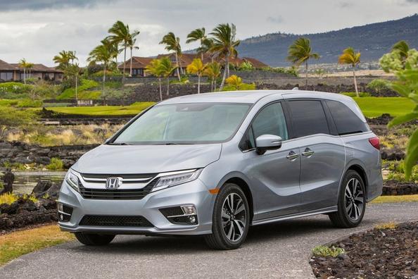 Обзор восьмиместного полноразмерного минивэна Honda Odyssey фото 7