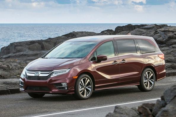 Обзор восьмиместного полноразмерного минивэна Honda Odyssey фото 1