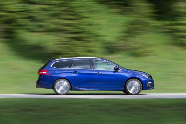 Обзор обновленного универсала Peugeot 308 SW фото 6