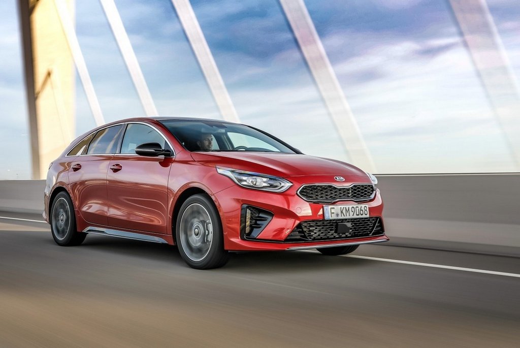 Обзор компактного универсала KIA ProCeed