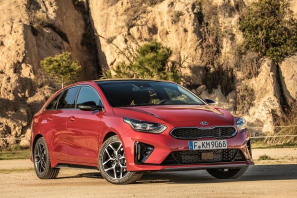 Обзор компактного универсала KIA ProCeed