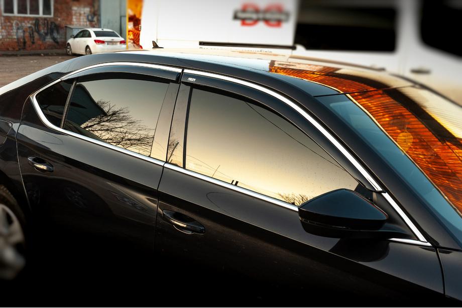 Skoda Superb 2015-2024 гг. Ветровики с хромированным молдингом SD (4 шт, Niken) Image