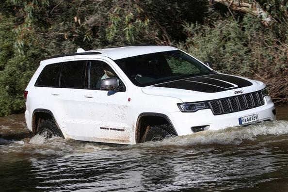 Обзор премиального внедорожника Jeep Grand Cherokee фото 6
