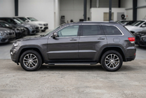 Jeep Grand Cherokee WK2 2010-2021 гг. Боковые пороги Bosphorus Grey (2 шт., алюминий) фото 1