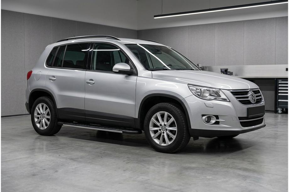 Volkswagen Tiguan 2007-2016 гг. Боковые пороги Bosphorus Grey (2 шт., алюминий) Фото 1