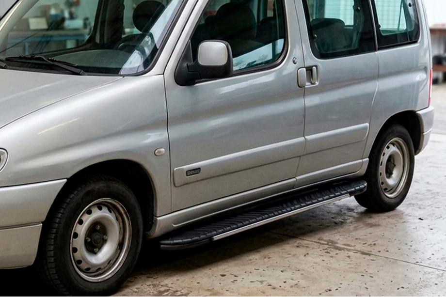 Peugeot Partner 1996-2008 гг. Боковые пороги Bosphorus Grey (2 шт., алюминий) Image
