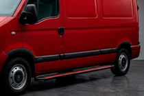 Nissan Interstar 2002-2010 гг. Боковые Подножки Maya Red (2 шт., Алюминий) фото 1