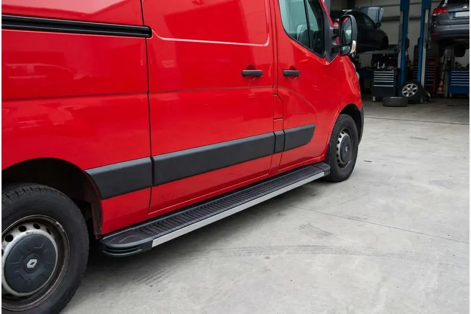 Nissan NV400 2010-2024 гг. Боковые Подножки Maya V1 (2 шт., Алюминий) Image