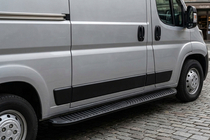 Fiat Ducato 2006-2025 гг. Боковые Подножки Tayga Black (2 шт., Алюминий) фото 1