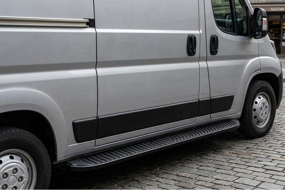 Fiat Ducato 2006-2025 гг. Боковые Подножки Tayga Black (2 шт., Алюминий) Image