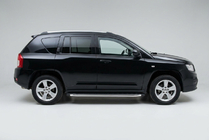 Jeep Compass 2006-2016 гг. Боковые Подножки BlackLine (2 шт., Алюминий) фото 1