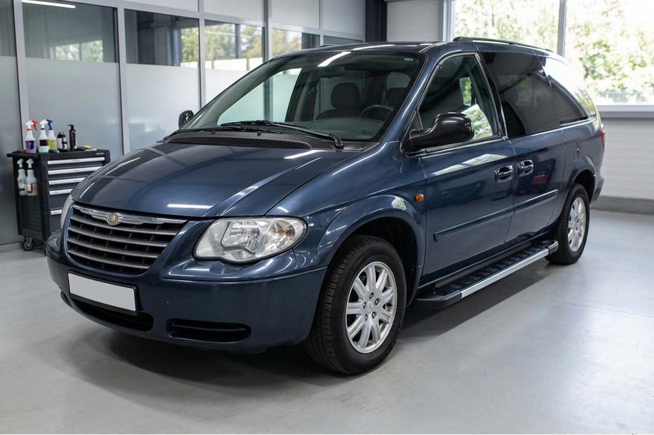 Chrysler Voyager 2001-2007 гг. Боковые пороги RedLine V1 (2 шт., алюминий) Image