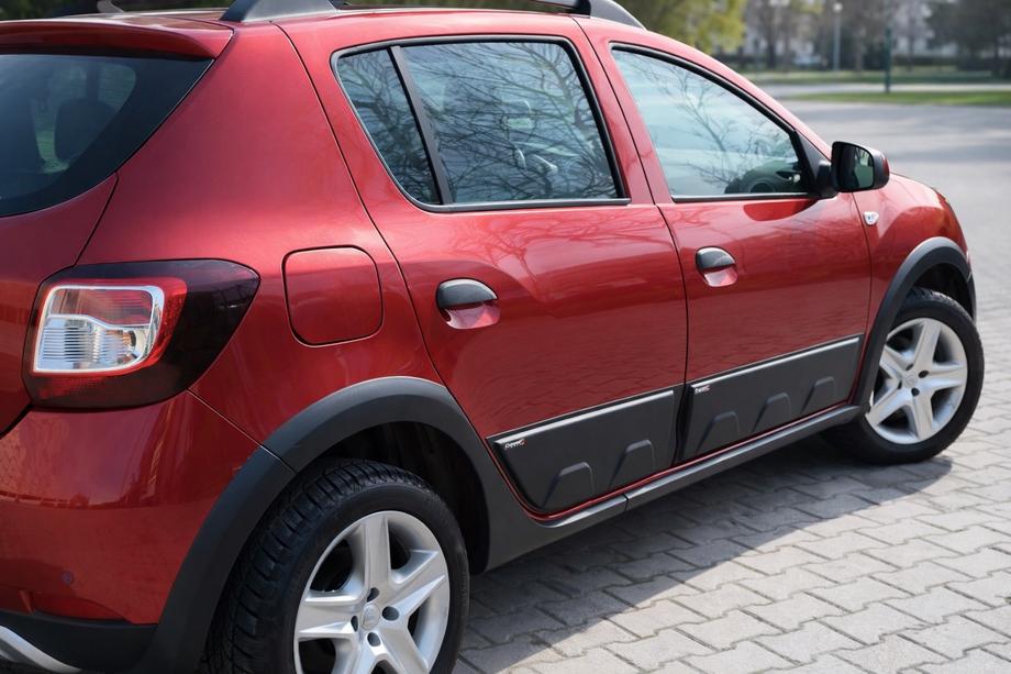 Dacia Sandero 2013-2020 гг. Молдинги на двери (4 шт, ABS) Image