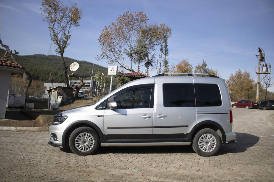 Volkswagen Caddy 2015-2020 гг. Комплект молдингов и расширителей арок Фото 4