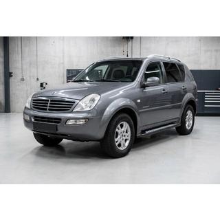 Боковые пороги New Vision Black (2 шт., алюминий) SsangYong Rexton I 2001-2017 гг. фото 1