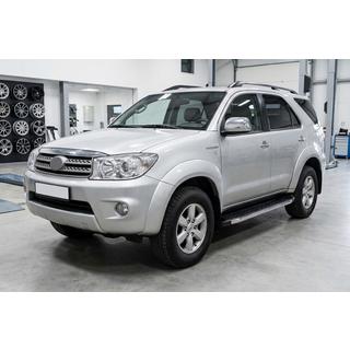 Боковые Подножки BlackLine (2 шт., Алюминий) Toyota Fortuner 2006-2015 гг. фото 1