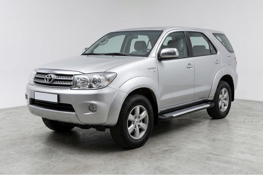 Toyota Fortuner 2006-2015 гг. Боковые пороги Line (2 шт., алюминий) Image