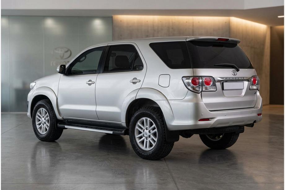 Toyota Fortuner 2006-2015 гг. Боковые пороги RedLine V1 (2 шт., алюминий) Image