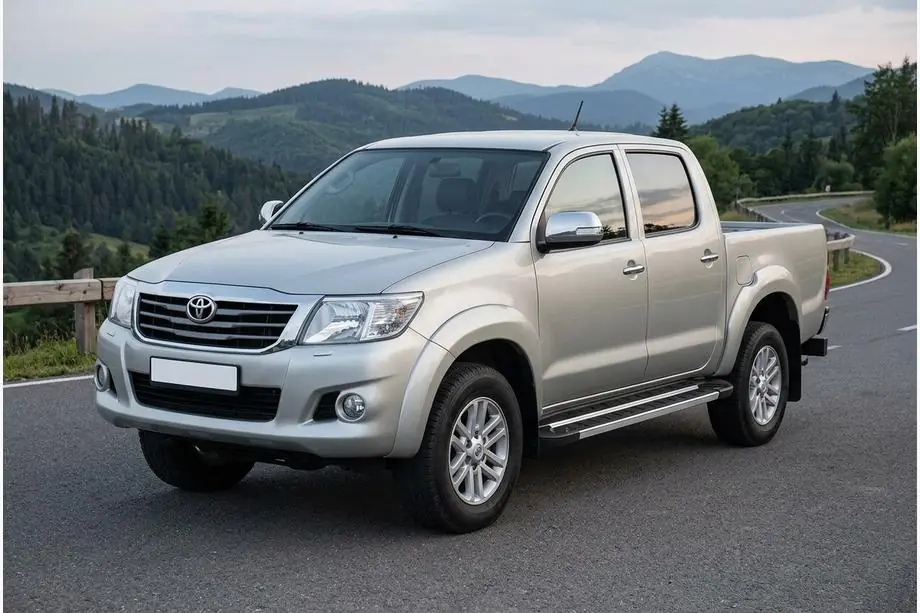 Toyota Hilux 2006-2015 гг. Боковые пороги RedLine V1 (2 шт., алюминий) Фото 1