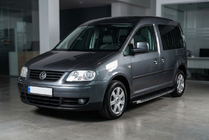 Volkswagen Caddy 2004-2010 гг. Боковые Подножки BlackLine (2 шт., Алюминий) фото 1