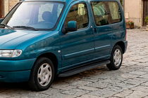 Peugeot Partner 1996-2008 гг. Боковые Подножки Tayga Black (2 шт., Алюминий) фото 1