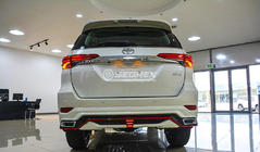 Toyota Fortuner 2015- гг. Комплект обвеса Lexus-TRD V2 (для 2015-2020) фото 3