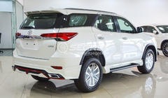 Toyota Fortuner 2015- гг. Комплект обвеса Lexus-TRD V2 (для 2015-2020) фото 5