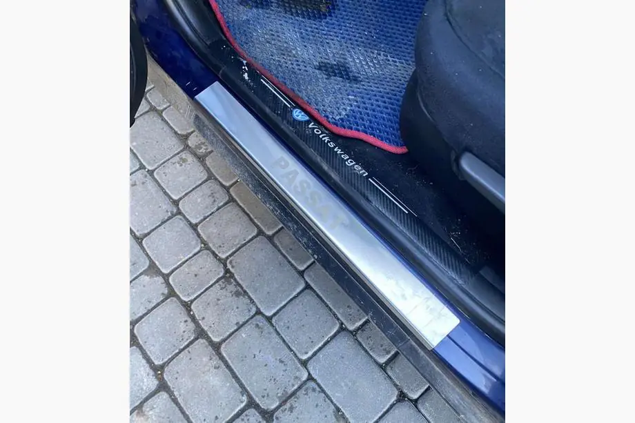 Volkswagen Passat B5 1997-2005 гг. Накладки на пороги Carmos (4 шт, нержавейка) Image