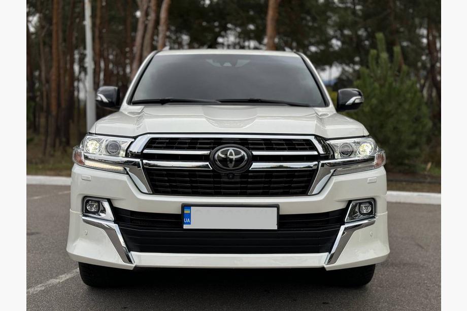 Toyota Land Cruiser 200 2007-2021 гг. Комплект обвесов 2016-2021 (Executive 2021) Фото 31