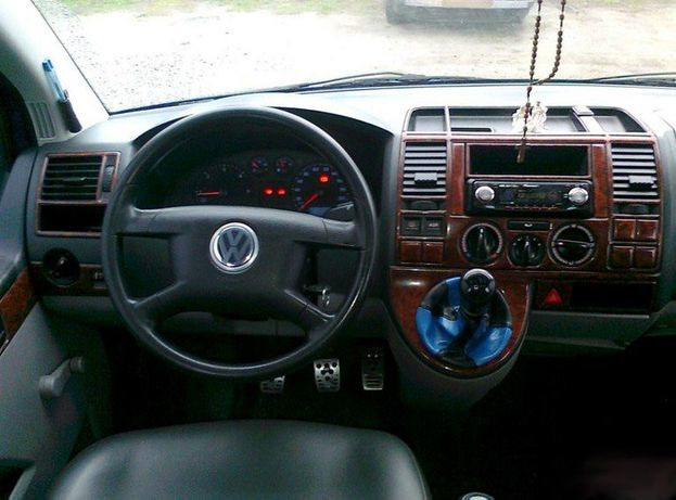 Тюнинг салона Volkswagen T5 Multivan и накладки на панель