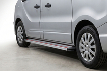 Renault Trafic 2001–2015 гг. Боковые Подножки Maya Красно-Серые (2 шт., Алюминий) Длинная база фото 1