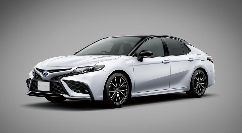 Обновленная Toyota Camry дебютирует в Японии