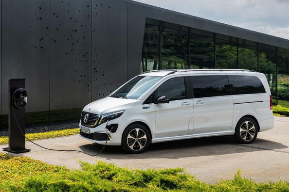 Mercedes-Benz EQV: обзор электроминивэна — рестайлинг, запас хода и преемник VLE фото 1