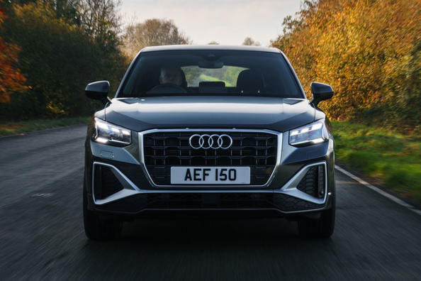 Обновленный компактный кроссовер Audi Q2 первого поколения фото 3