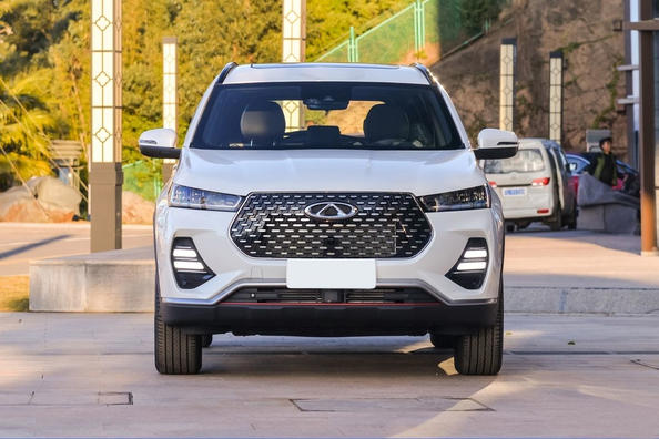 Переднеприводный кроссовер Chery Tiggo 7 PRO второго поколения фото 2