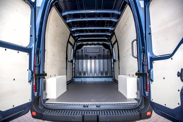 Обзор обновленного фургона Renault Master фото 8